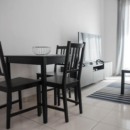 Renovated One Bedroom Apartment In Paphos With Pool Luaran gambar