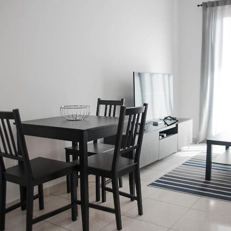 Renovated One Bedroom Apartment In Paphos With Pool Luaran gambar