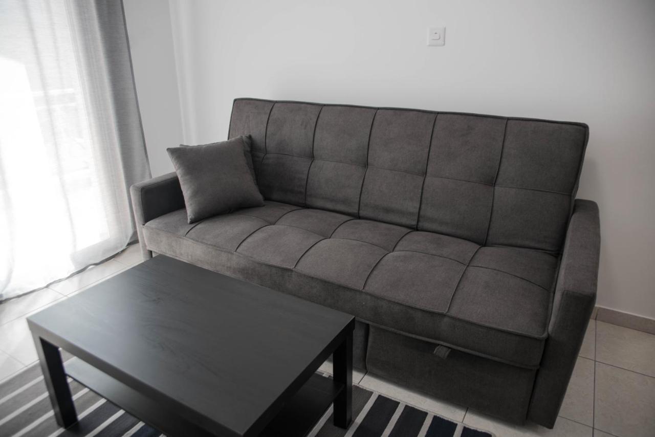 Renovated One Bedroom Apartment In Paphos With Pool Luaran gambar
