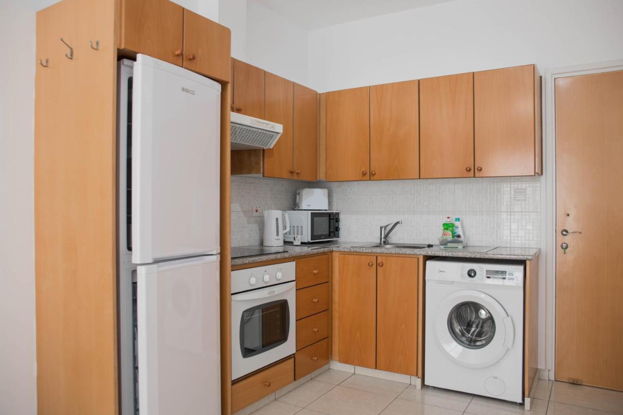 Renovated One Bedroom Apartment In Paphos With Pool Luaran gambar